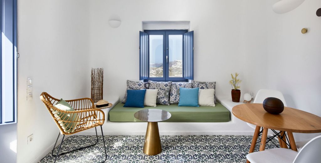 Luna Santorini Suites and Villas