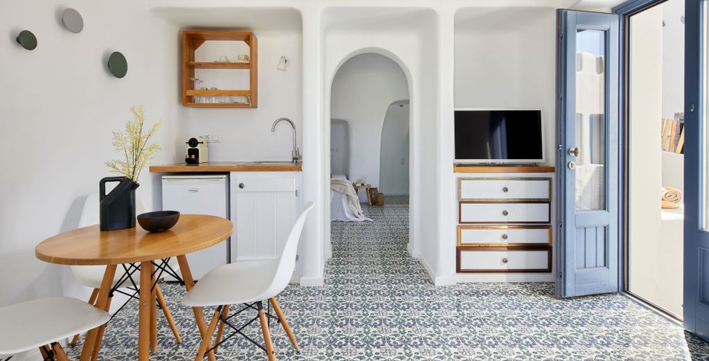 Luna Santorini Suites and Villas