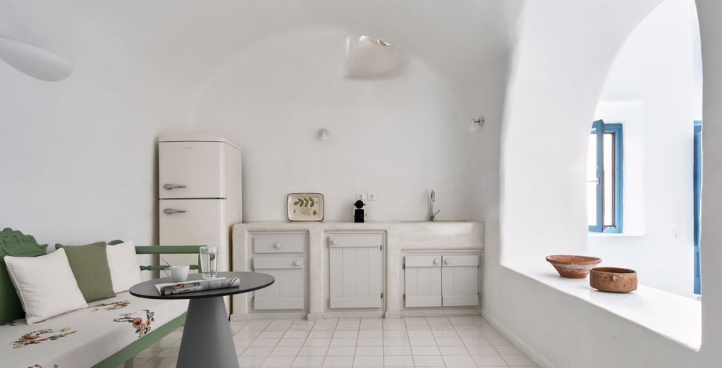 Luna Santorini Suites and Villas