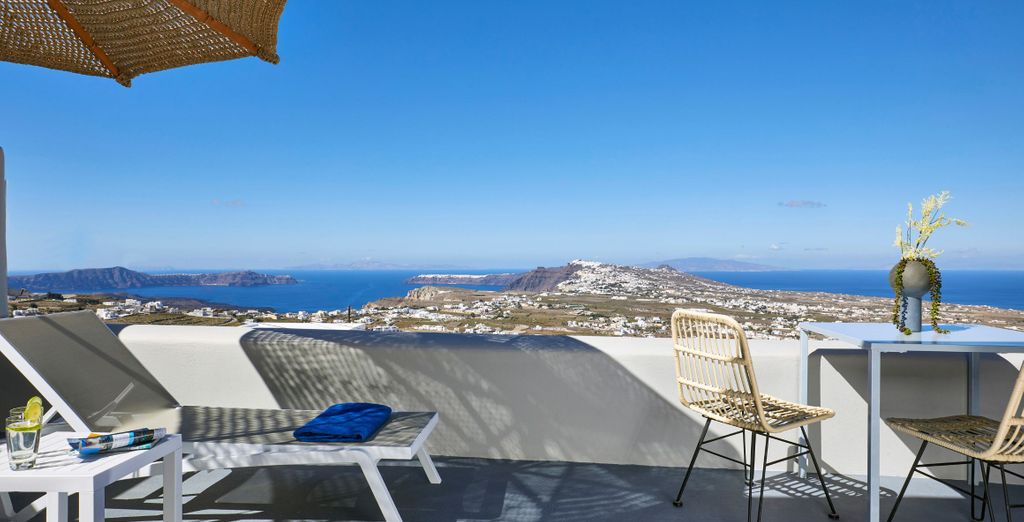 Luna Santorini Suites and Villas