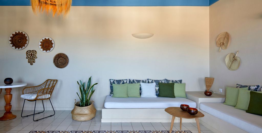 Luna Santorini Suites and Villas