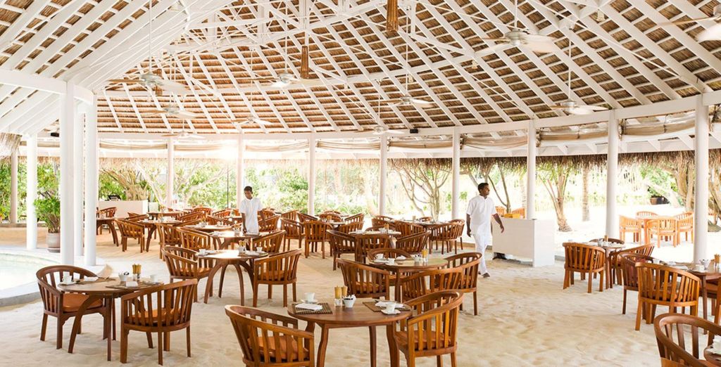 LUX* South Ari Atoll Resort & Villas 5*