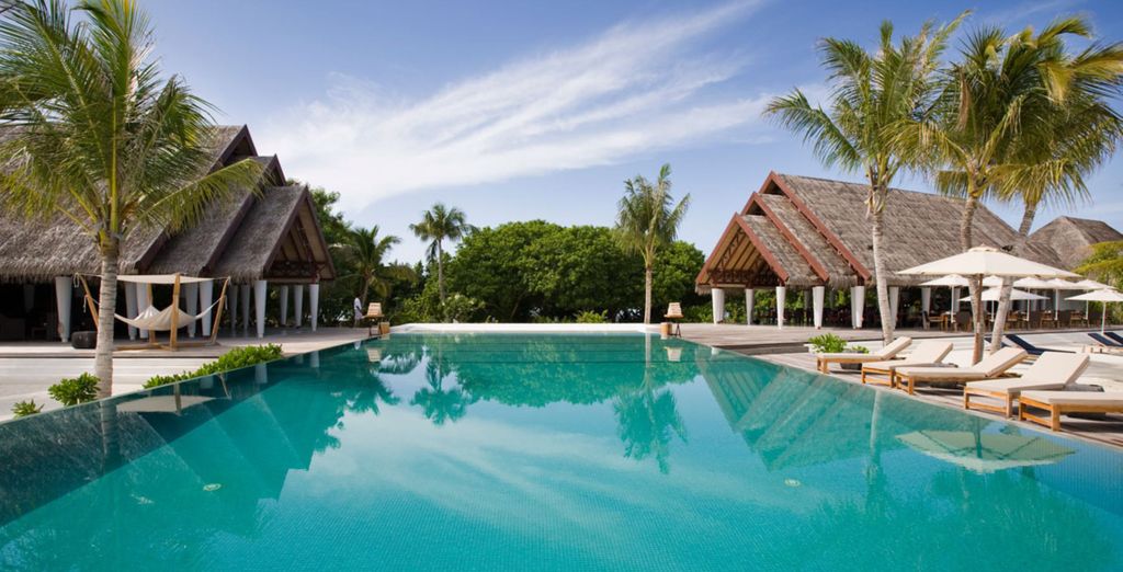 LUX* South Ari Atoll Resort & Villas 5*