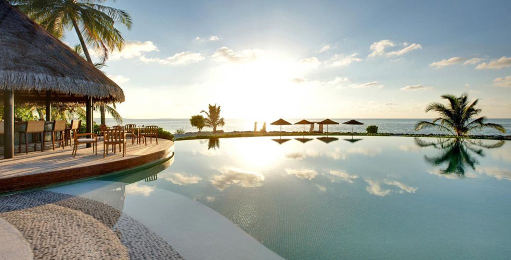 LUX* South Ari Atoll Resort & Villas 5*