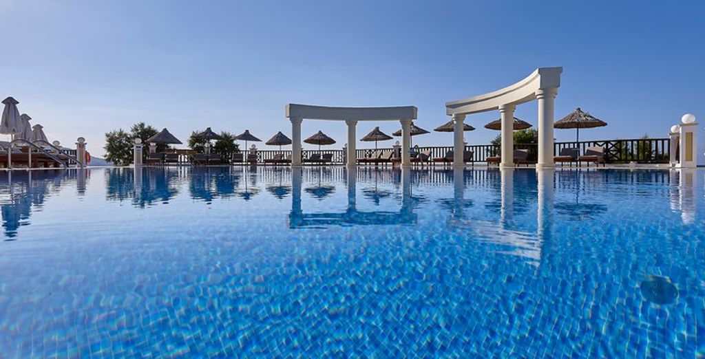 Alexander Beach 4*