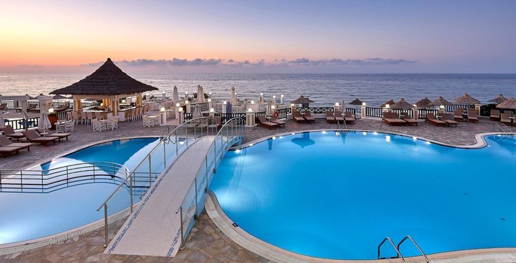 Alexander Beach 4*