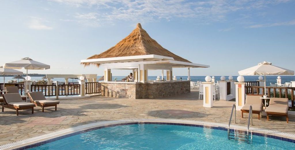 Alexander Beach 4*