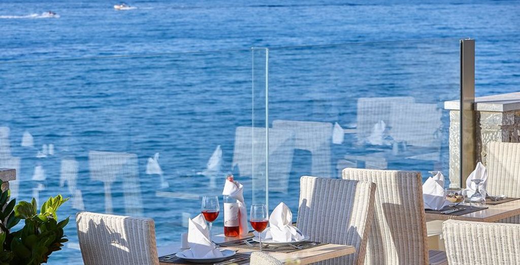 Alexander Beach 4*