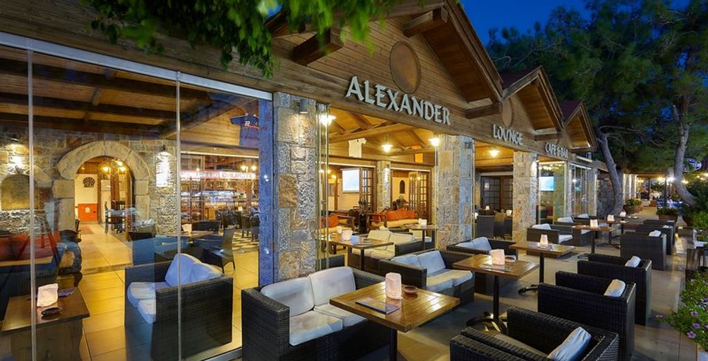 Alexander Beach 4*