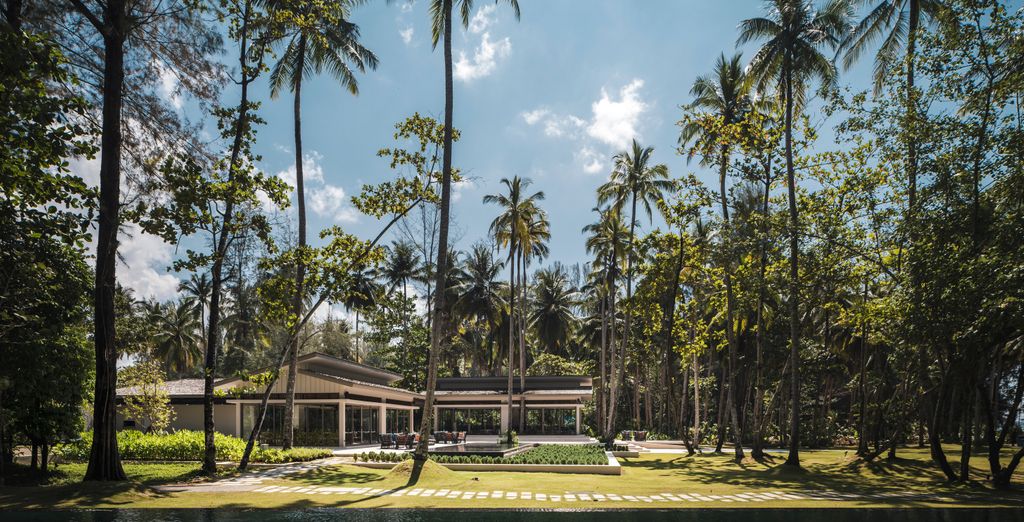 Avani + Khao Lak Resort 5* 
