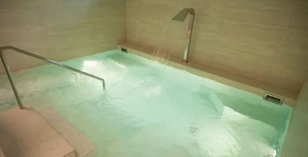 Villa Monty Banks 4*