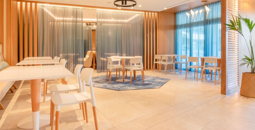 Holiday Inn Nice - Saint Laurent du Var 4*