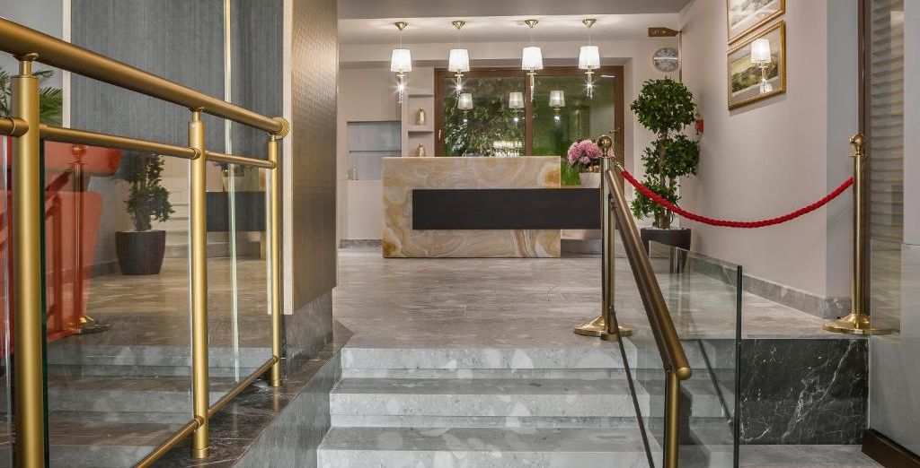 Royalty Hotel Athens 4* e BVS Bosphorus Hotel Pera 4*