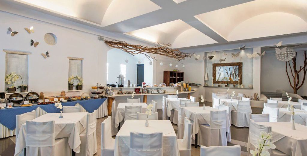 Tour di  5, 6, 8 o 10 tra Atene e Santorini