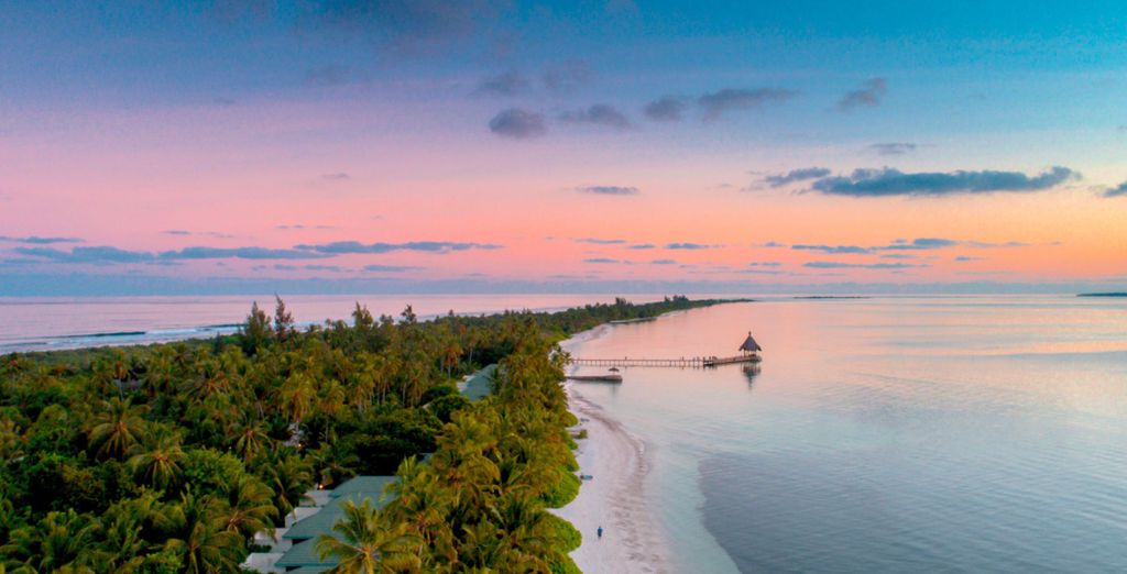 Canareef Resort Maldives 4* 