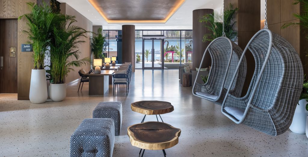Radisson Beach Resort Palm Jumeirah 4*