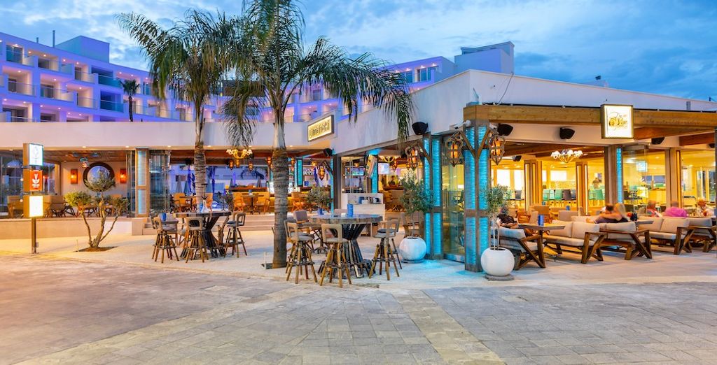 Limanaki Beach Hotel & Suites 4*