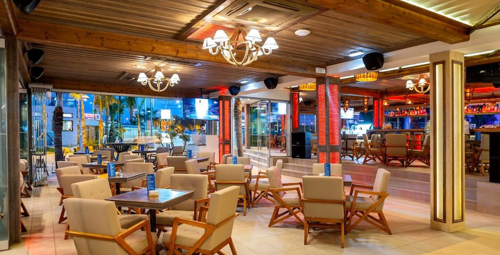 Limanaki Beach Hotel & Suites 4*