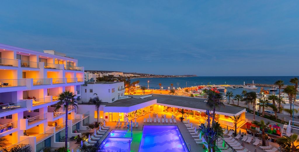 Limanaki Beach Hotel & Suites 4*