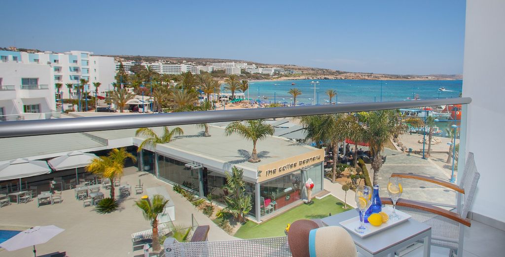 Limanaki Beach Hotel & Suites 4*