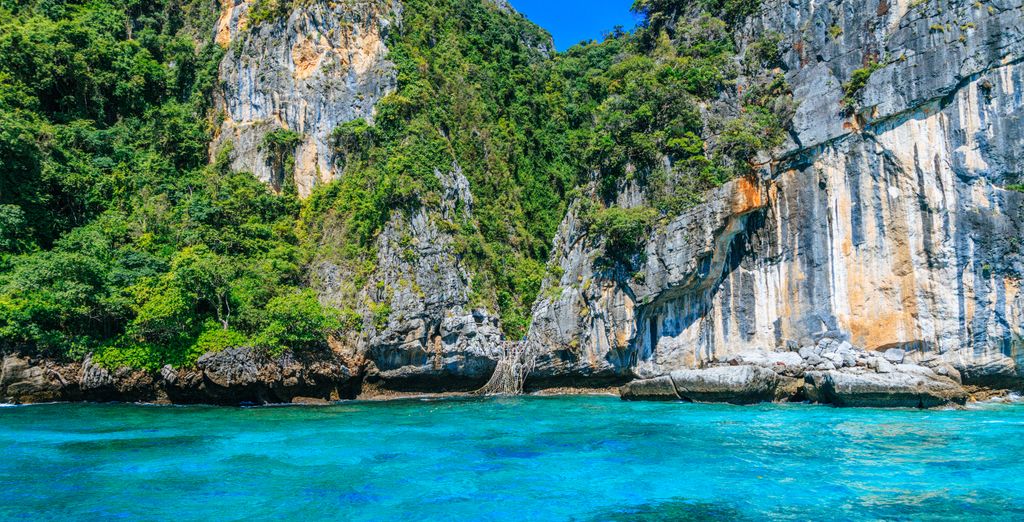 Namaka Resort Kamala 5*, Phi Phi CoCo Beach Resort 4*, Khao Lak Laguna Resort 4* con pre-estensione opzionale a Bangkok 