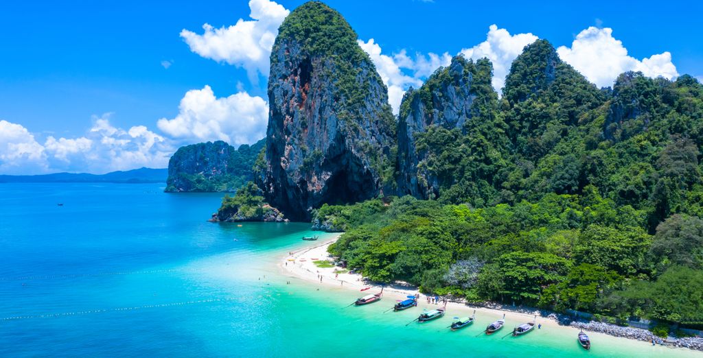 Bandara Phuket Beach Resort 4* e Krabi La Playa Resort 4* con possibile pre-estensione a Bangkok