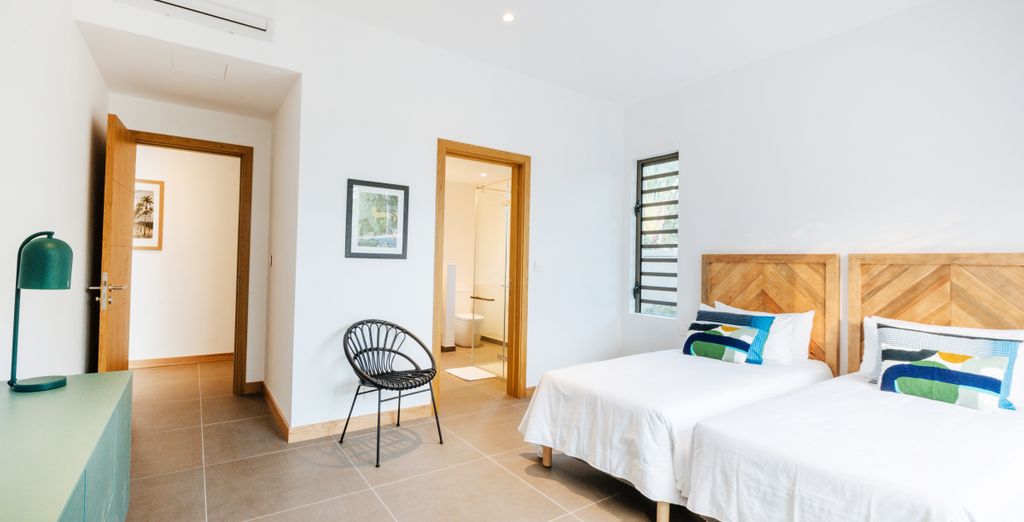 Mythic Suites & Villas 5*