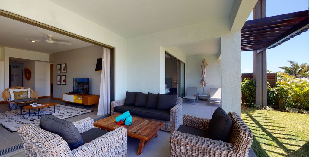 Mythic Suites & Villas 5*