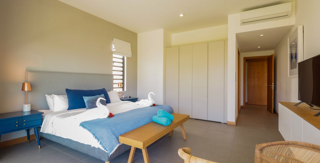 Mythic Suites & Villas 5*