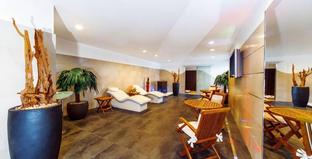 Hotel NH Budapest City 4*