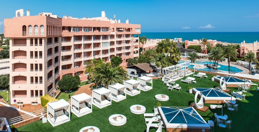Oliva Nova Beach & Golf Resort 4*