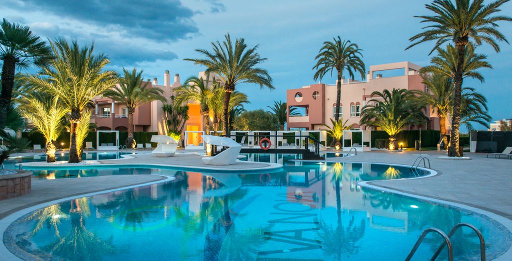 Oliva Nova Beach & Golf Resort 4*