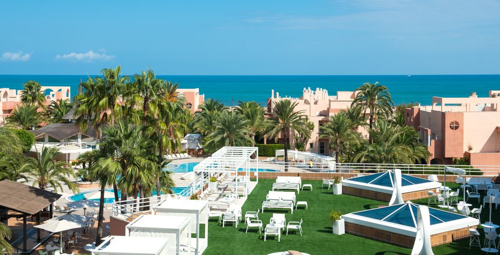 Oliva Nova Beach & Golf Resort 4*