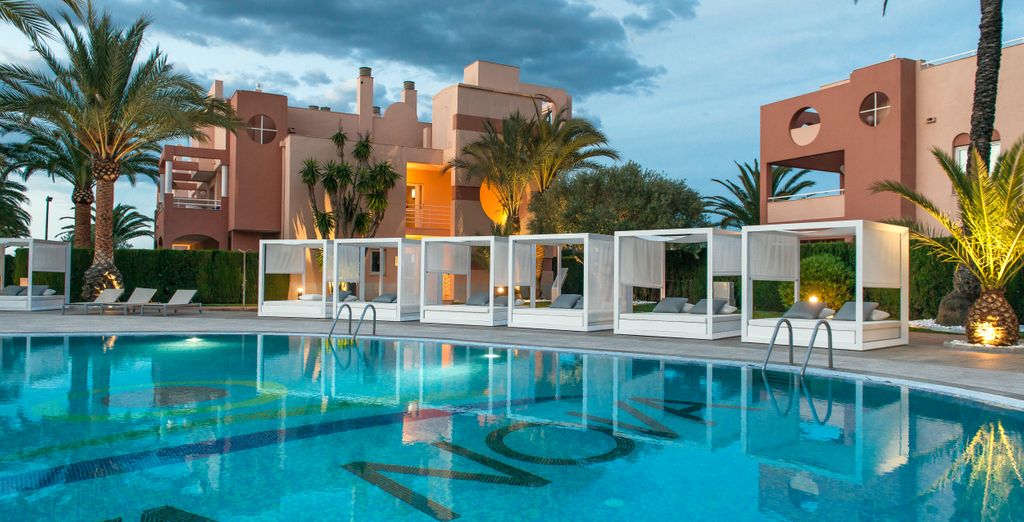 Oliva Nova Beach & Golf Resort 4*