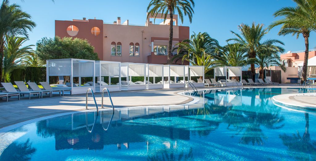 Oliva Nova Beach & Golf Resort 4*