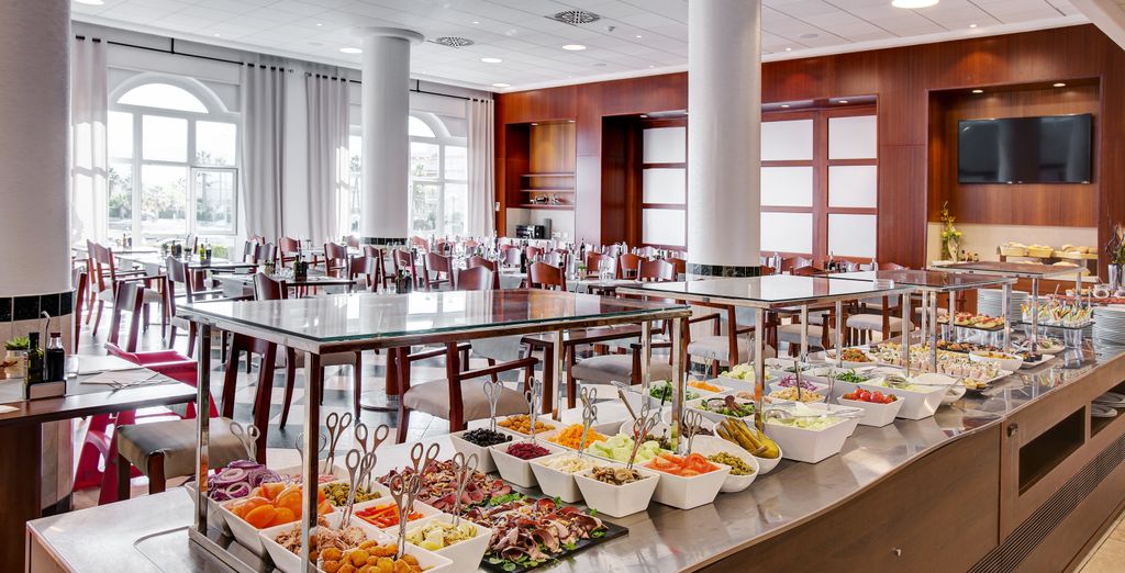 Oliva Nova Beach & Golf Resort 4*