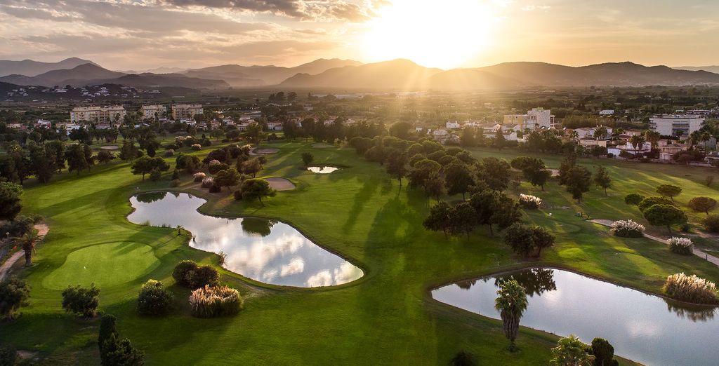 Oliva Nova Beach & Golf Resort 4*