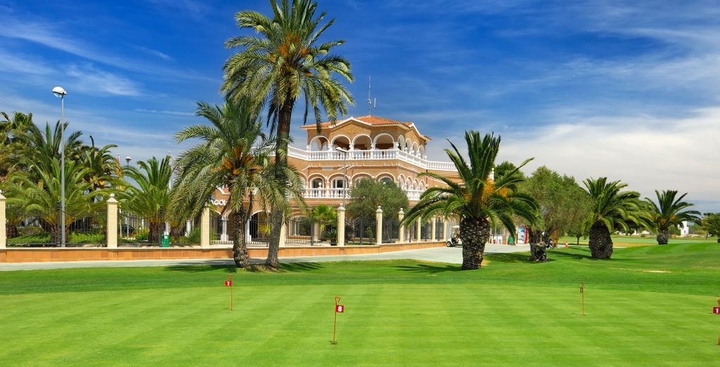 Oliva Nova Beach & Golf Resort 4*