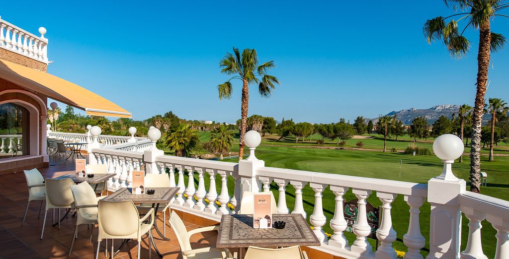 Oliva Nova Beach & Golf Resort 4*