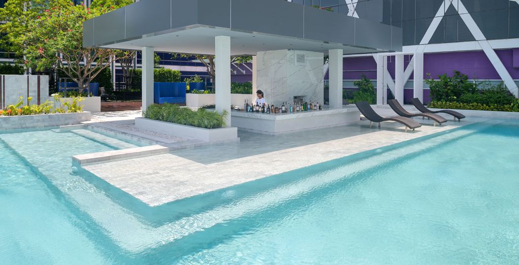 Rawai Palm Beach Resort 4*, Paradise KohYao Resort 4*, Peace Laguna Resort & Spa 4* e possibile pre-estensione al Mode Sathorn Hotel Bangkok 4*
