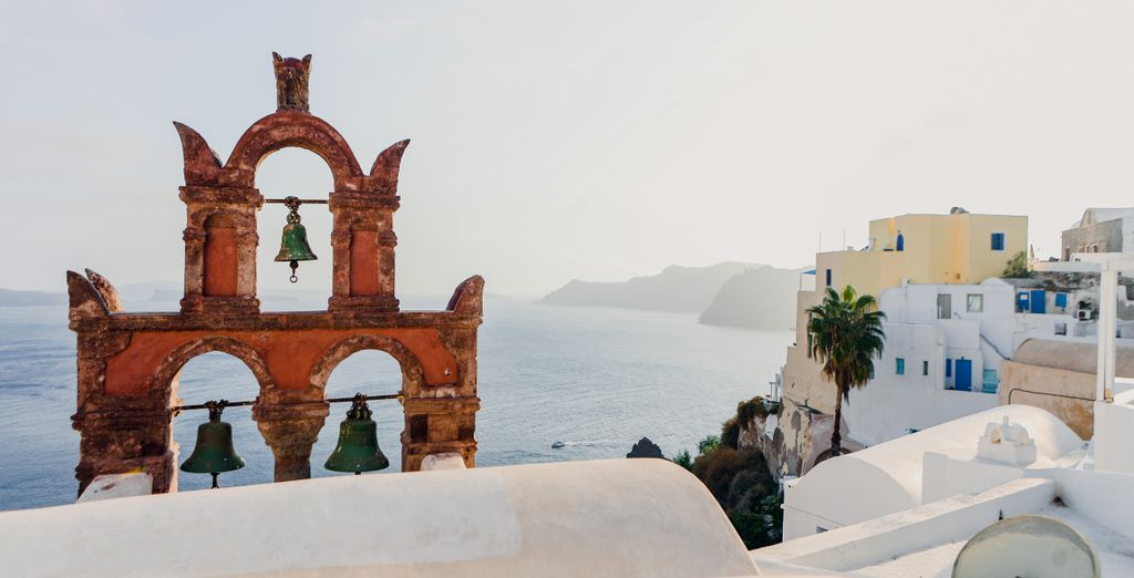 Colombo's Beachfront Santorini 4*