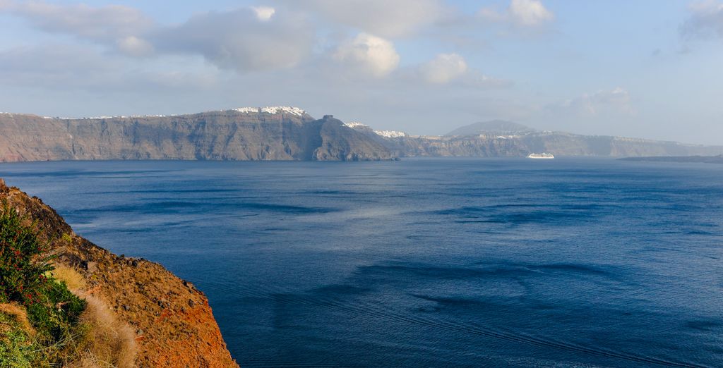Athiri Santorini Apartments & Suites