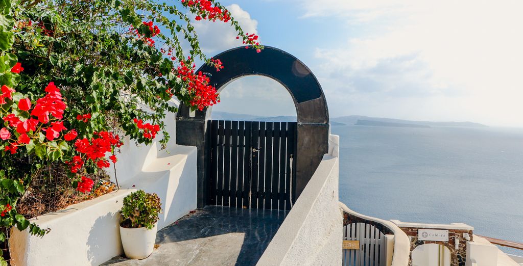 Colombo's Beachfront Santorini 4*