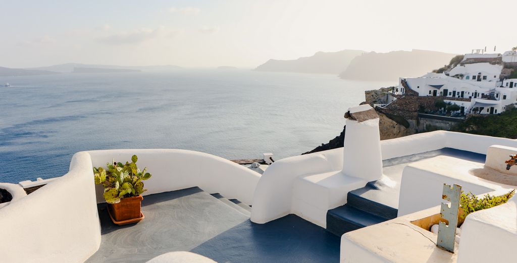 Luna Santorini Suites and Villas