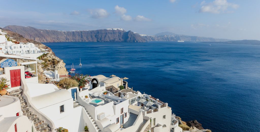 Luna Santorini Suites and Villas