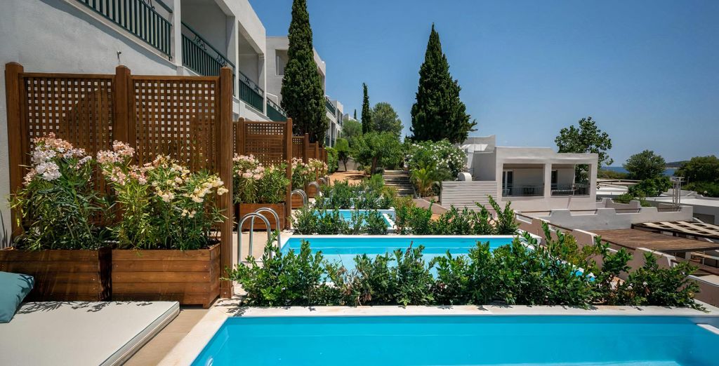 Dolce Attica Riviera 5*