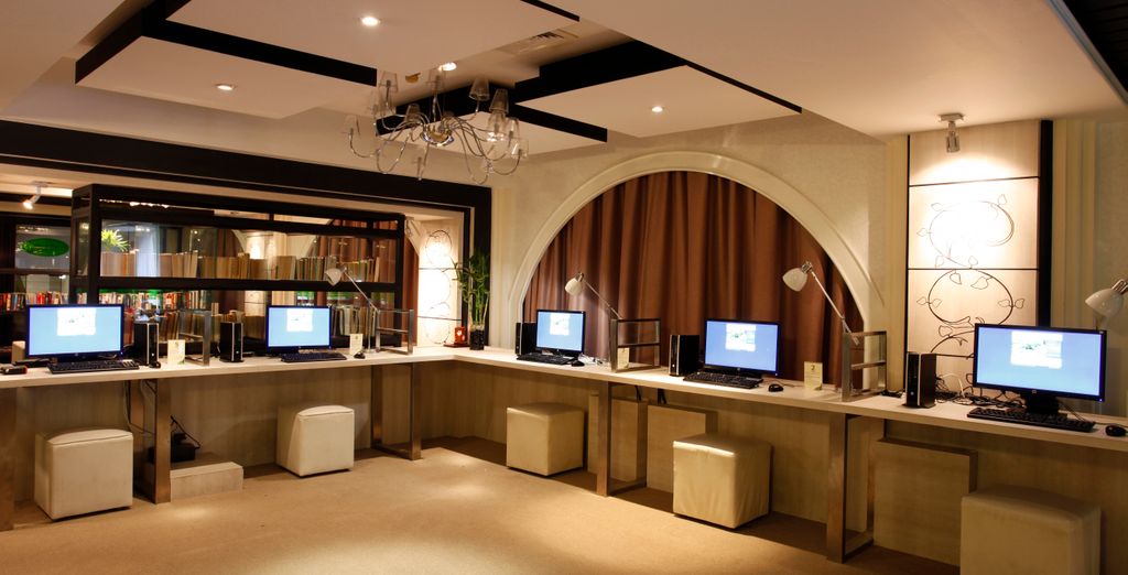 Phuket Graceland Resort & Spa 4*
