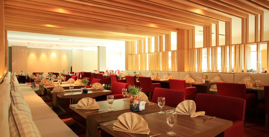 Phuket Graceland Resort & Spa 4*