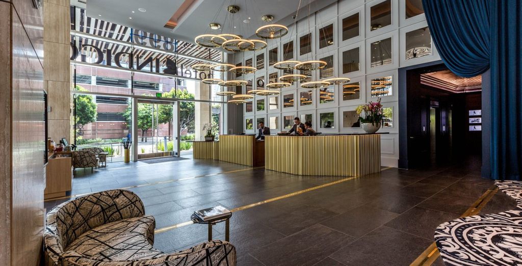Partite NBA e NFL il 16 e il 17/12/23 e pernottamento all'Hotel Indigo - Los Angeles Downtown 4*