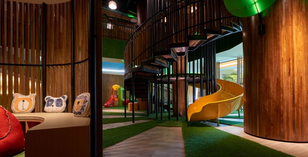 The Mansion Resort 4*, Anema Resort Gili Lombok 5* e Renaissance Bali Uluwatu Resort & Spa 5*